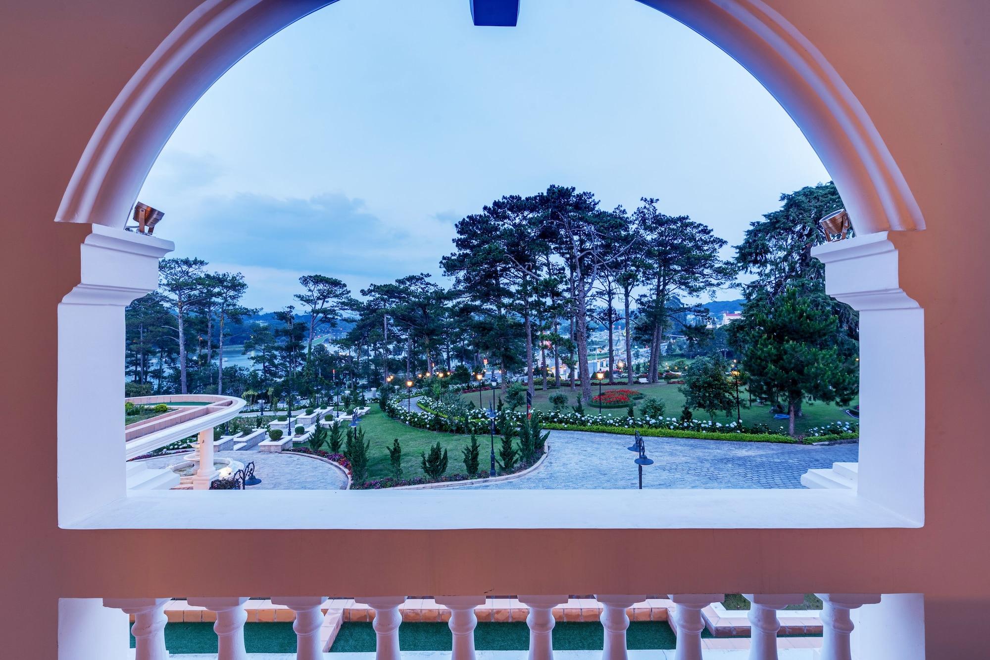 Dalat Palace Heritage Hotel Kültér fotó